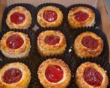 Foto langkah ke 4 dari resep Strawberry Pastry Cup.