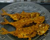 Foto langkah ke 4 dari resep Kembung Bumbu Kuning 3S.
