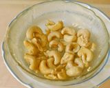 A picture of step 1 of Creamy avocado chickpea hummus.