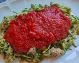Foto del paso 4 de la receta: Espaguetis de calabacín con atún y tomate