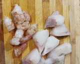 Foto del paso 3 de la receta: Crema de rape, gambas y almejas Thermomix