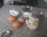 Foto del paso 1 de la receta: Bizcocho de chocolate al microondas con queso y fruta