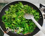 A picture of step 2 of Curled Kale Fry.