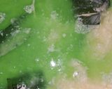 Foto langkah ke 4 dari resep Puding Cookies Susu Topping Lumut.
