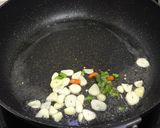 รูปขั้นตอนการทำที่ 4 ของ ปูกุ้งผัดซอสพริก