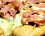Foto del paso 4 de la receta: Pizza Blanca casera. (*Sin tomates) 🍕🧀🫑🌶️🍄‍🟫