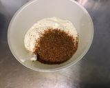 Une image de l'étape 1 de Sauce au fromage blanc, épices et parmesan.
