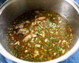 A picture of step 4 of Yum Jin Gai / Spicy Chicken soup.