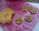 A picture of step 5 of Ladybirds Spider Cookies.