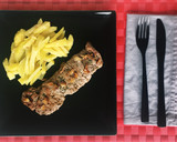 Foto del paso 3 de la receta: Entrecot de ternera a la plancha con patatas al microondas
