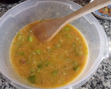 Foto del paso 6 de la receta: Tortilla de calabacín con atún y queso