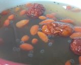 Hình bước làm 3 của món Trà hoa cúc nhiều topping