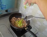 รูปขั้นตอนการทำที่ 3 ของ หมูสับผัดพริกหยวก