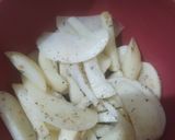 चिझी पोटॅटो व्हेजेस (cheesy potato wedges recipe in marathi) रेसिपी स्टेप 1 फोटो 
