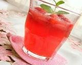 A picture of step 5 of Jiggly Strawberry Jello.