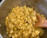 Hình bước làm 2 của món Bánh Táo (Apple Pie)