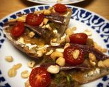 Foto del paso 5 de la receta: Tosta de cebolla caramelizada con anchoas