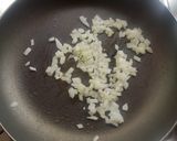 Foto del paso 3 de la receta: Calabacitas rellenas de quinoa y pollo