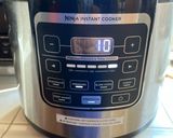 A picture of step 4 of Instant Pot Chicken Macaroni Sopas.