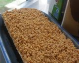 Foto langkah ke 7 dari resep Bolu Kukus Ketan Hitam Toping Kacang.