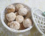 A picture of step 5 of Okara, Oatmeal & Kinako Cookie Balls with Honey.