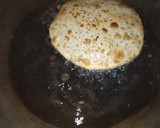 बेड़मी पूरी और आलू की सब्जी (Bedmi puri aur aloo ki sabzi recipe in hindi) रेसिपी चरण 18 फोटो