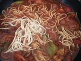 Espaguetis guisado con pollo