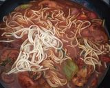 Foto del paso 3 de la receta: Espaguetis guisado con pollo