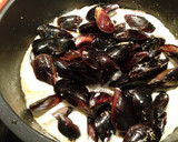 Foto del paso 7 de la receta: Mejillones en salsa y arroz con calabaza