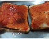 A picture of step 2 of Sriracha Egg Sandwich.