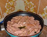 Gambar langkah 2 resipi Sosej cucuk.