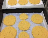 Foto langkah ke 1 dari resep Vegan Gluten Free Pizza Cookies.