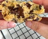 Foto langkah ke 9 dari resep Soft and Chewy Melted Chocolate Cookies.