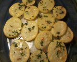 Foto del paso 6 de la receta Jurel blanco del estrecho con patatas al ajillo y cherrys asados