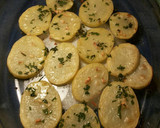 Foto del paso 6 de la receta: Jurel blanco del estrecho con patatas al ajillo y cherrys asados