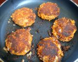 A picture of step 3 of Rajma patty burger.