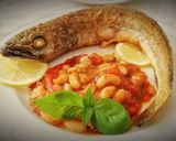Foto del paso 3 de la receta: Pescadilla con escalivada y mongetes del ganxet