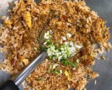 Foto langkah ke 5 dari resep Nasi Goreng Jawa.