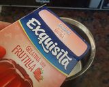 Foto del paso 2 de la receta: Refresco súper proteico. (Frutilla y limón) de gelatina frutal