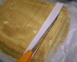 A picture of step 12 of Premium Roll Cake.