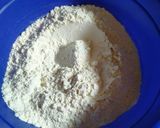Foto langkah ke 2 dari resep Donat Tanpa Telur.