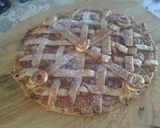 A picture of step 6 of Apple pumpkin pizza pie.