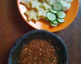 Foto langkah ke 4 dari resep Rujak Uleg Bumbu kacang.