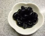 A picture of step 1 of Milky Matcha Kuro-mame.