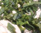 Foto del paso 4 de la receta: Rajas de poblano con pollo y crema