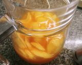 Foto del paso 2 de la receta: Jugo de naranja con durazno y algo más