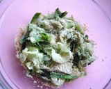 A picture of step 7 of Somen Noodles with Cucumber and Pork.