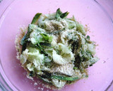 A picture of step 7 of Somen Noodles with Cucumber and Pork.
