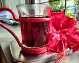 A picture of step 3 of Hibiscus tea.