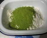 A picture of step 3 of Kuroneko-san's Green Tea and Cream Cheese Muffins.